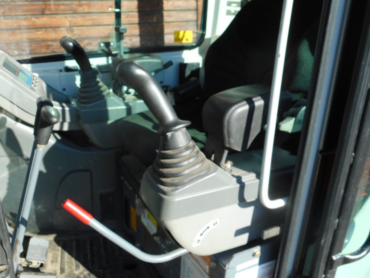 Minibagger of the type Takeuchi TB 225 ( 2.400kg ) mit hydr. Verstellfahrwerk, Gebrauchtmaschine in St. Nikolai ob Draßling (Picture 8)