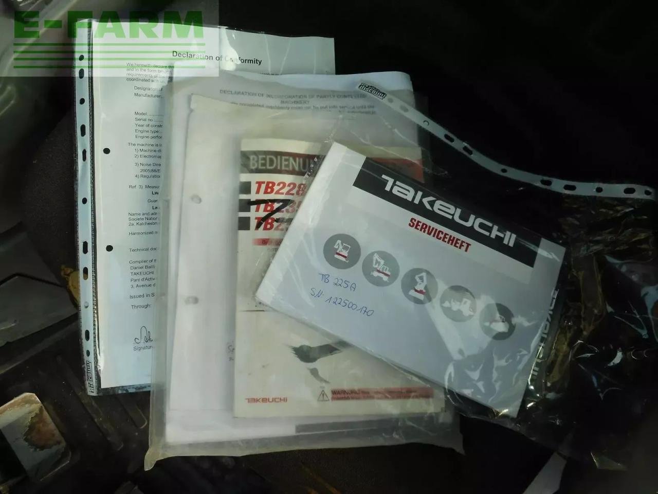 Minibagger a típus Takeuchi tb 225 mit powertilt + 3 löffel ( 2.400 kg ), Gebrauchtmaschine ekkor: ST. NIKOLAI/DR. (Kép 9)