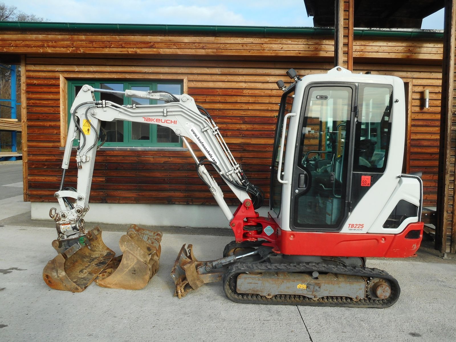 Minibagger typu Takeuchi TB 225 mit POWERTILT + 3 Löffel ( 2.400 kg ), Gebrauchtmaschine v St. Nikolai ob Draßling (Obrázek 1)