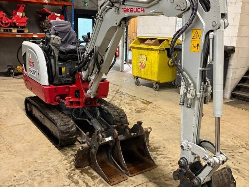 Minibagger des Typs Takeuchi TB 225, Gebrauchtmaschine in Booischot (Bild 1)