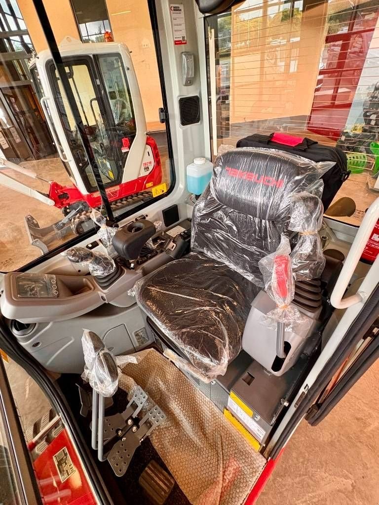 Minibagger del tipo Takeuchi TB 225, Neumaschine In Booischot (Immagine 10)