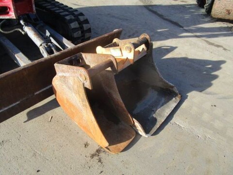 Minibagger des Typs Takeuchi TB 228 -POWERTILT + Schnellwechsler +3 Löffel, Gebrauchtmaschine in Gnas (Bild 6)