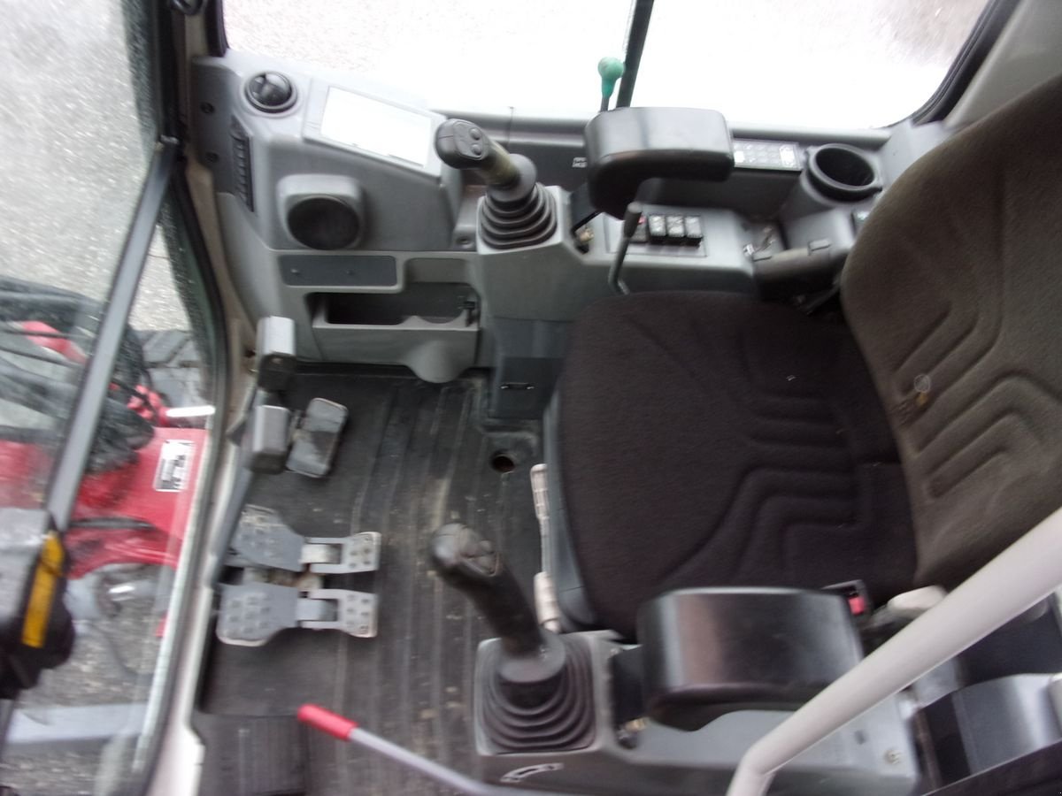 Minibagger des Typs Takeuchi TB 228 Powertilt, Gebrauchtmaschine in Bad Leonfelden (Bild 9)