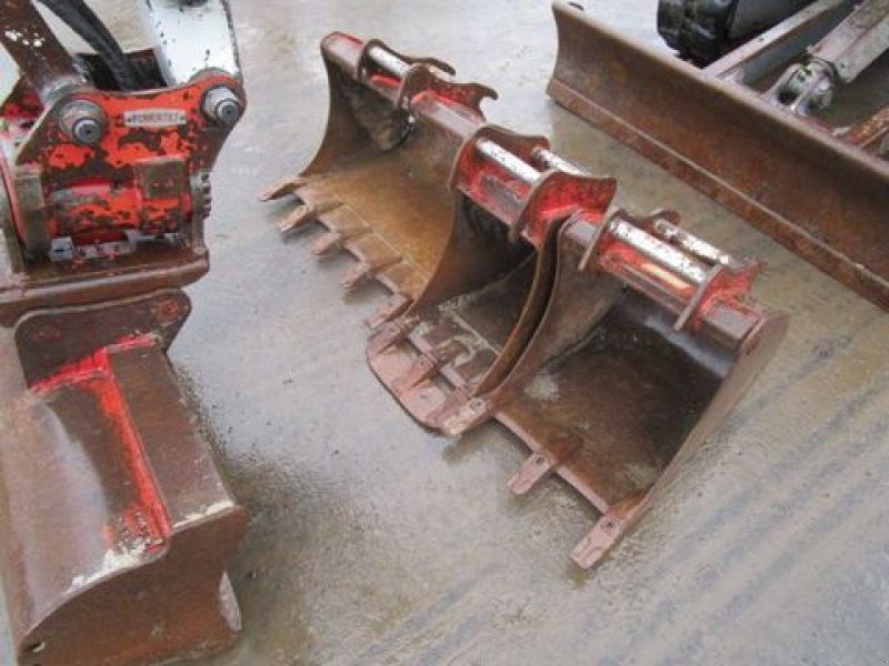 Minibagger типа Takeuchi TB 230 - POWERTILT + hydr. Schnellwechsler + 4 L, Gebrauchtmaschine в Gnas (Фотография 4)