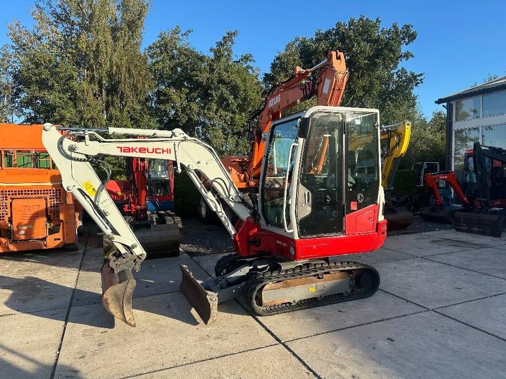 Minibagger типа Takeuchi TB 230, Gebrauchtmaschine в Kockengen (Фотография 2)