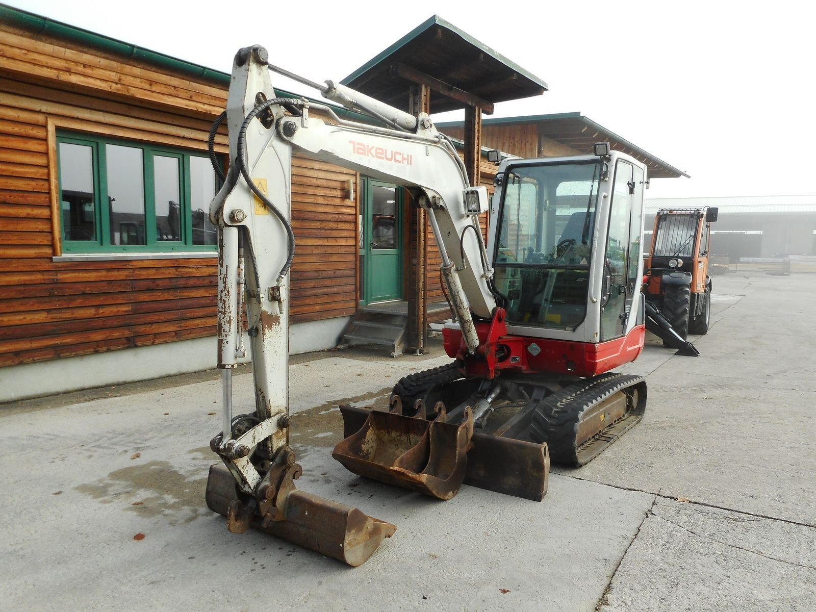 Minibagger типа Takeuchi TB 235 ( 3.530kg ) hydr. SW + 3 Löffel, Gebrauchtmaschine в St. Nikolai ob Draßling (Фотография 2)