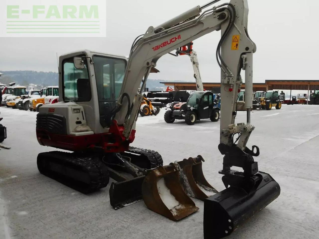 Minibagger del tipo Takeuchi tb 235 (3.605kg) powertilt + hydr. sw, Gebrauchtmaschine In ST. NIKOLAI/DR. (Immagine 5)