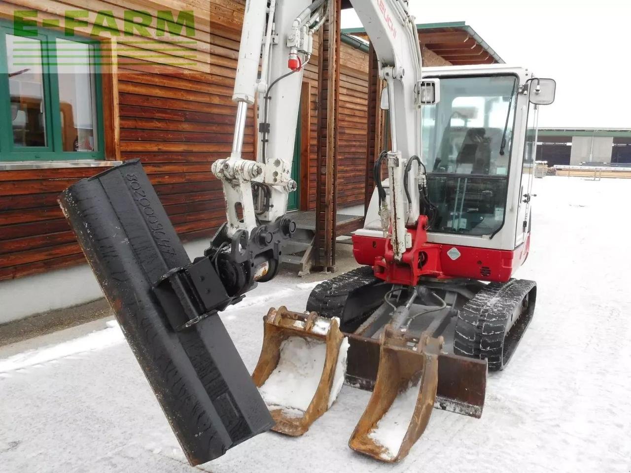 Minibagger типа Takeuchi tb 235 (3.605kg) powertilt + hydr. sw, Gebrauchtmaschine в ST. NIKOLAI/DR. (Фотография 13)