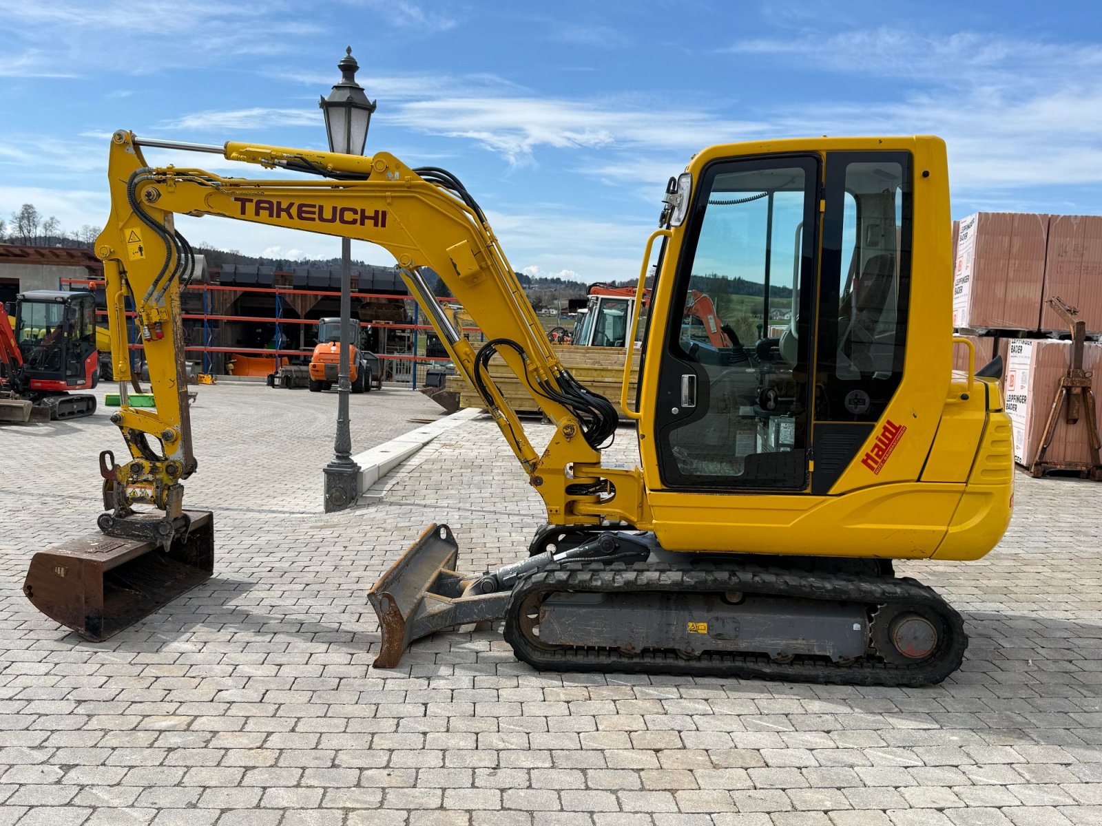 Minibagger typu Takeuchi TB 235 mit Powertilt, Gebrauchtmaschine v Neureichenau (Obrázek 1)