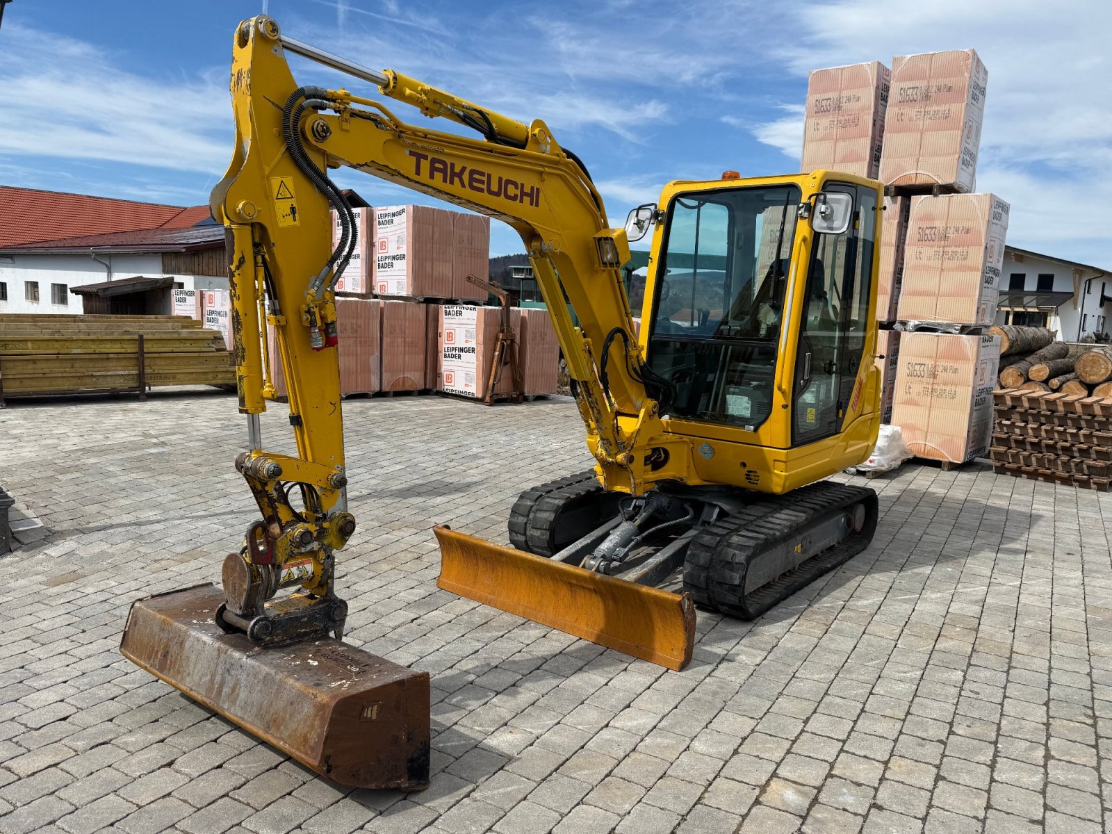 Minibagger typu Takeuchi TB 235 mit Powertilt, Gebrauchtmaschine v Neureichenau (Obrázek 2)