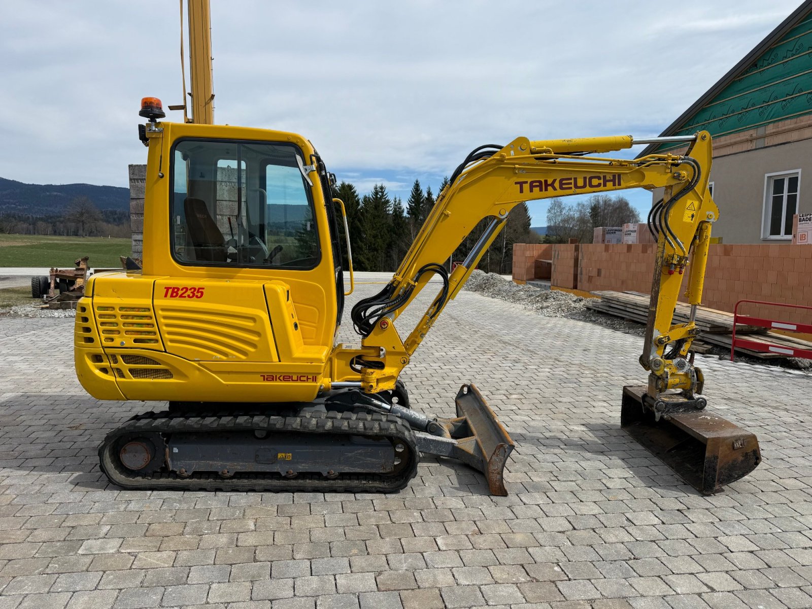 Minibagger typu Takeuchi TB 235 mit Powertilt, Gebrauchtmaschine v Neureichenau (Obrázek 4)