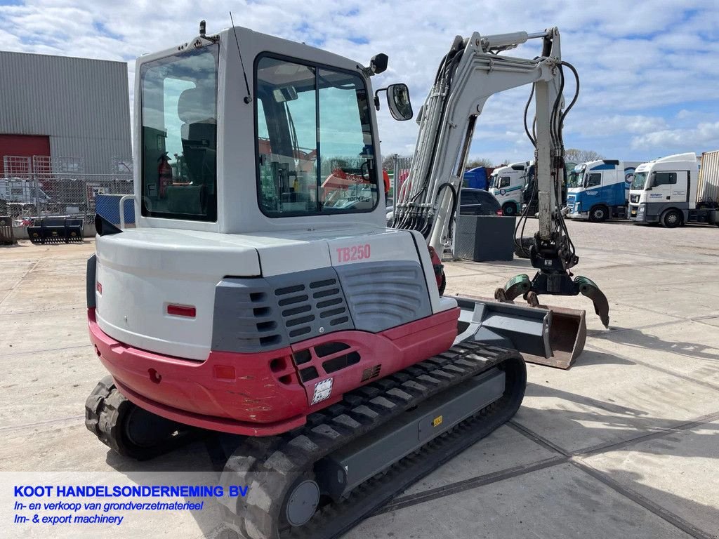 Minibagger του τύπου Takeuchi TB 250 5250 uur+Sorteergrijper, Gebrauchtmaschine σε Nieuwerkerk aan den IJssel (Φωτογραφία 4)