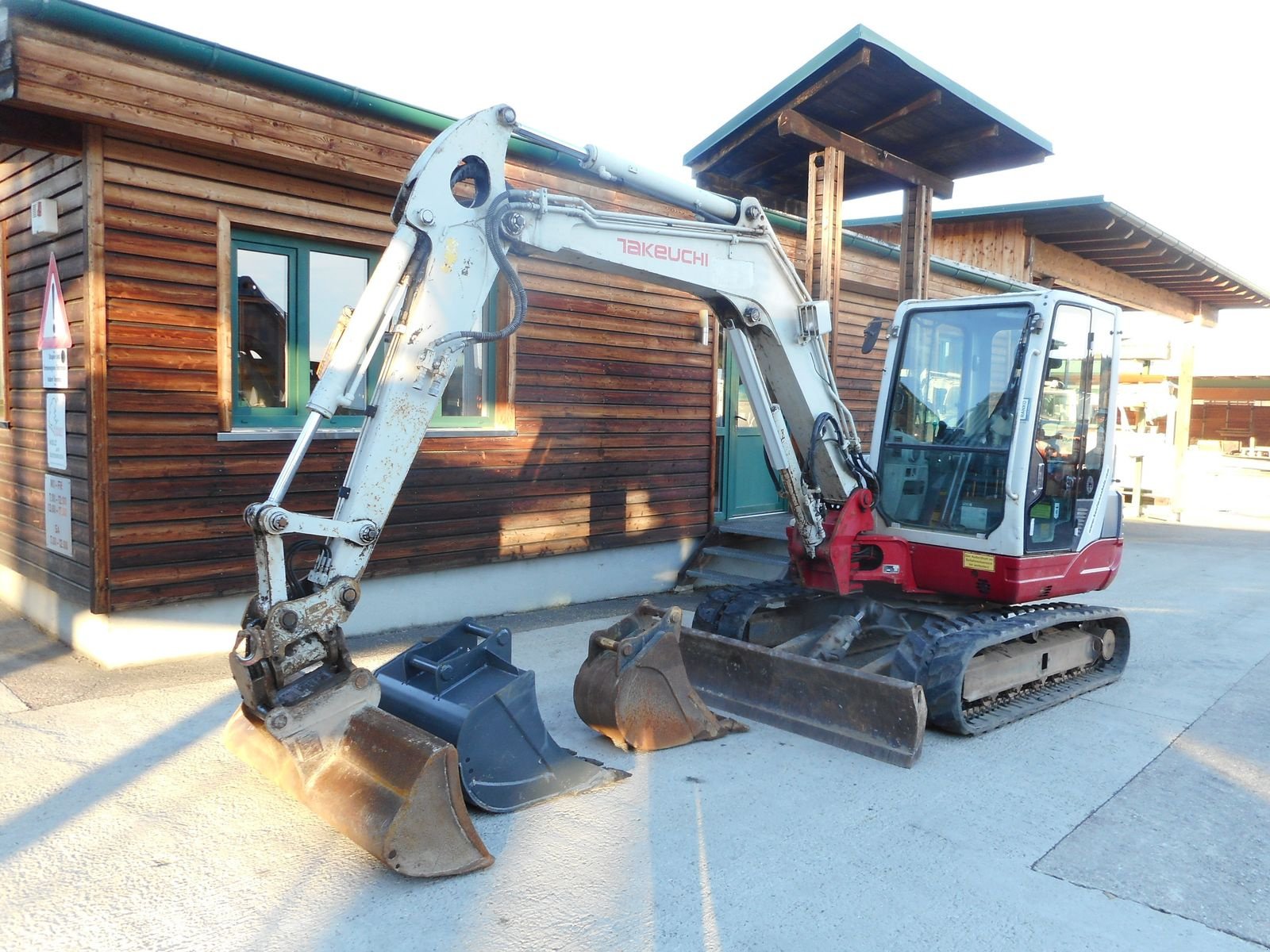 Minibagger Türe ait Takeuchi TB 250 mit POWERTILT + hydr. SW + 3 Löffel, Gebrauchtmaschine içinde St. Nikolai ob Draßling (resim 2)