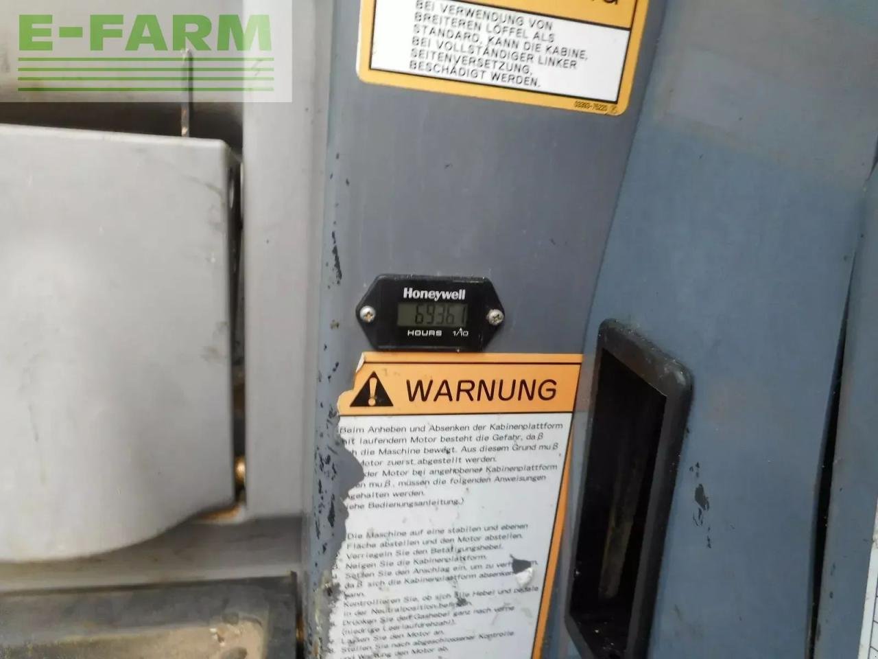 Minibagger des Typs Takeuchi tb 250 mit powertilt + hydr. sw + 4 löffel, Gebrauchtmaschine in ST. NIKOLAI/DR. (Bild 9)