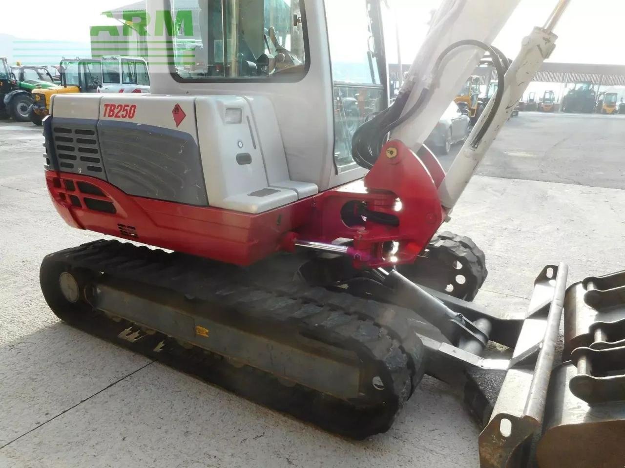 Minibagger des Typs Takeuchi tb 250 mit powertilt + hydr. sw + 4 löffel, Gebrauchtmaschine in ST. NIKOLAI/DR. (Bild 13)