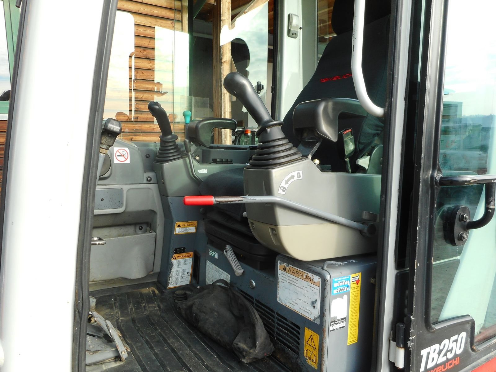 Minibagger of the type Takeuchi TB 250 mit POWERTILT + hydr. SW + 4 Löffel, Gebrauchtmaschine in St. Nikolai ob Draßling (Picture 8)