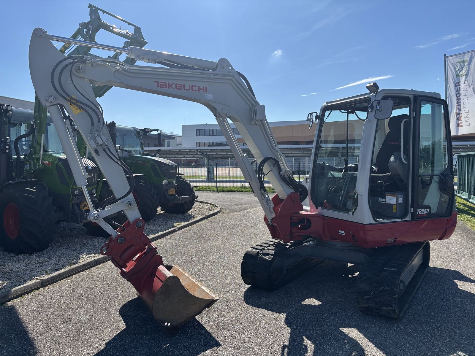Minibagger типа Takeuchi TB 250 Powertilt, Gebrauchtmaschine в Arnreit (Фотография 3)