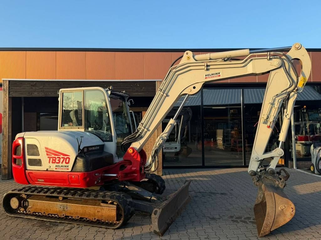 Minibagger du type Takeuchi TB 370, Gebrauchtmaschine en Doetinchem (Photo 7)