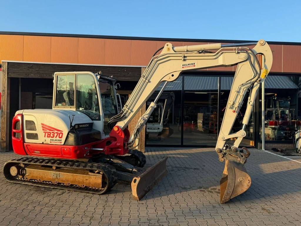 Minibagger du type Takeuchi TB 370, Gebrauchtmaschine en Doetinchem (Photo 1)