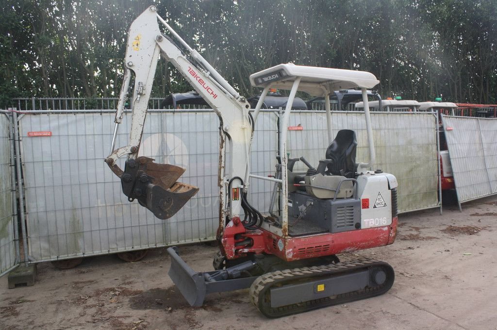 Minibagger del tipo Takeuchi TB016, Gebrauchtmaschine en Antwerpen (Imagen 2)