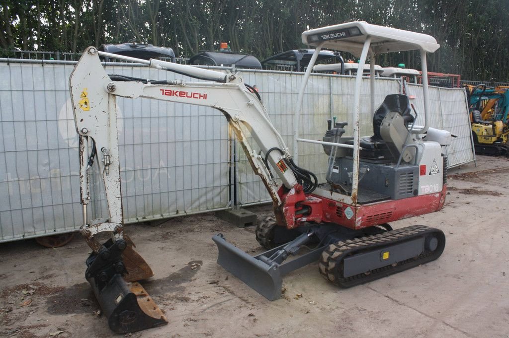 Minibagger del tipo Takeuchi TB016, Gebrauchtmaschine en Antwerpen (Imagen 1)