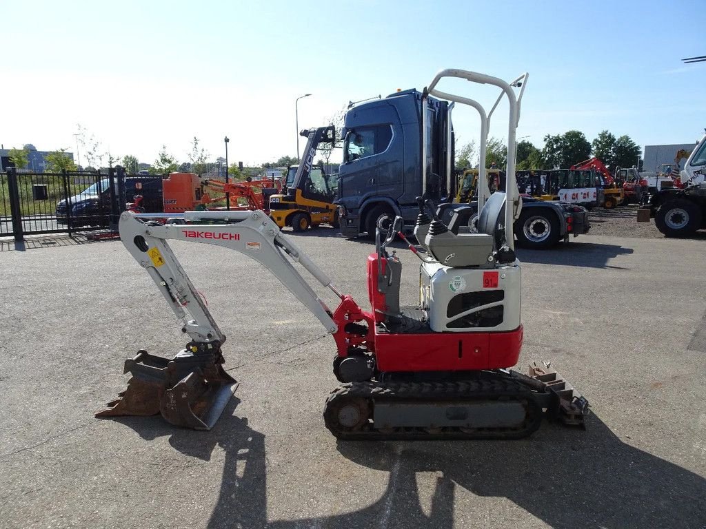 Minibagger des Typs Takeuchi TB210, Gebrauchtmaschine in Zutphen (Bild 5)