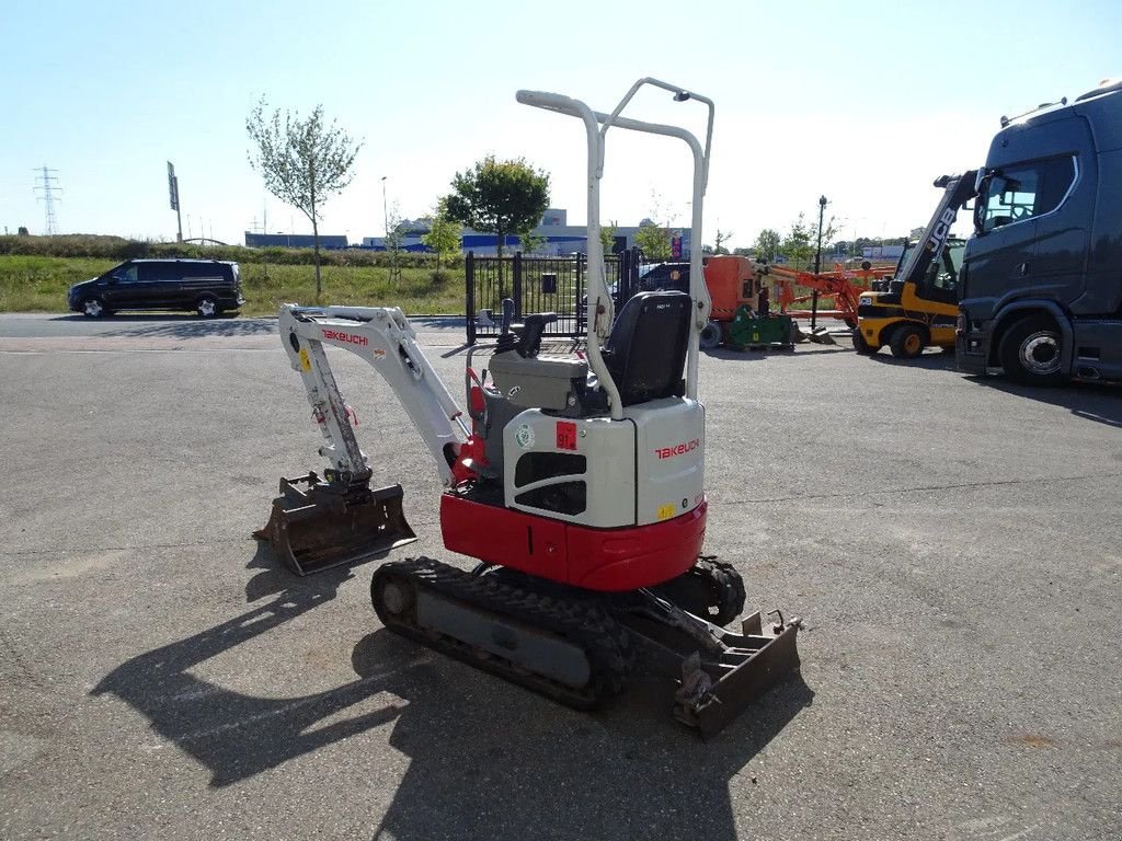 Minibagger des Typs Takeuchi TB210, Gebrauchtmaschine in Zutphen (Bild 3)