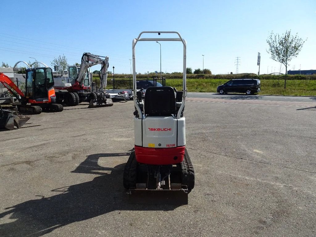 Minibagger des Typs Takeuchi TB210, Gebrauchtmaschine in Zutphen (Bild 8)