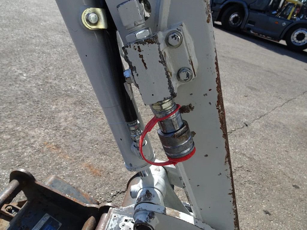 Minibagger des Typs Takeuchi TB210, Gebrauchtmaschine in Zutphen (Bild 11)