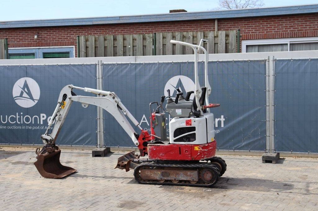 Minibagger типа Takeuchi TB210R, Gebrauchtmaschine в Antwerpen (Фотография 3)