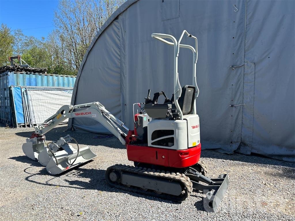 Minibagger du type Takeuchi TB210R, Gebrauchtmaschine en Düsseldorf (Photo 2)
