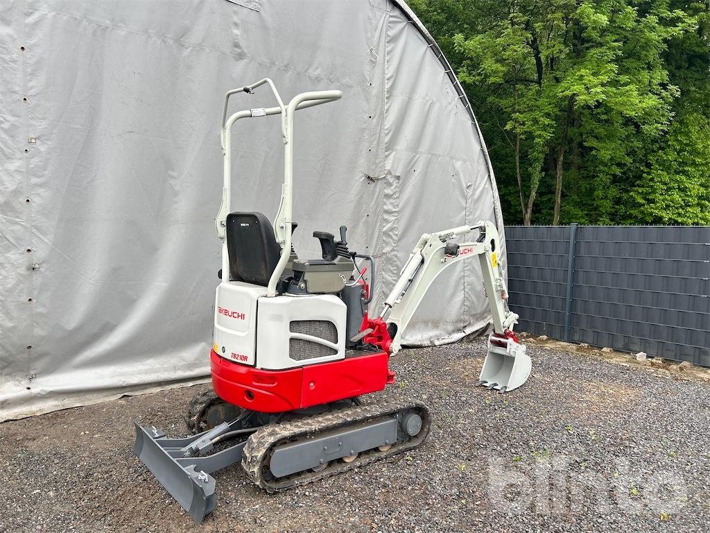 Minibagger du type Takeuchi TB210R, Gebrauchtmaschine en Düsseldorf (Photo 4)