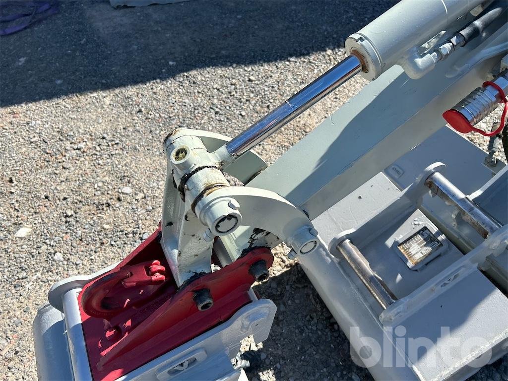 Minibagger du type Takeuchi TB210R, Gebrauchtmaschine en Düsseldorf (Photo 5)