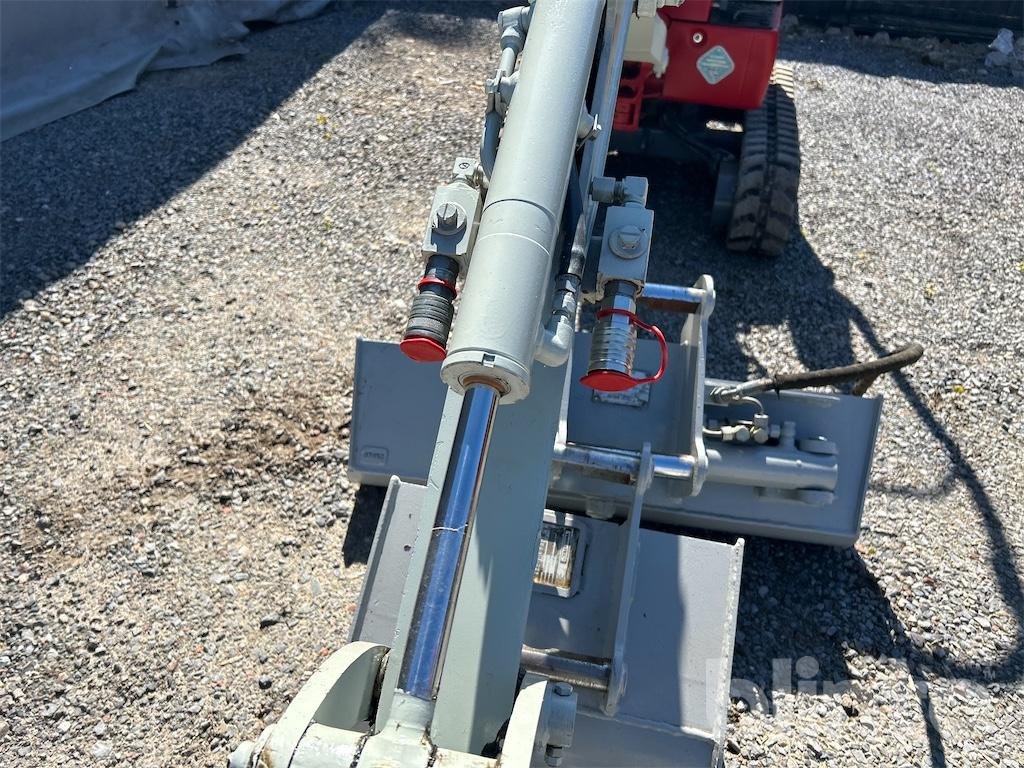 Minibagger du type Takeuchi TB210R, Gebrauchtmaschine en Düsseldorf (Photo 6)
