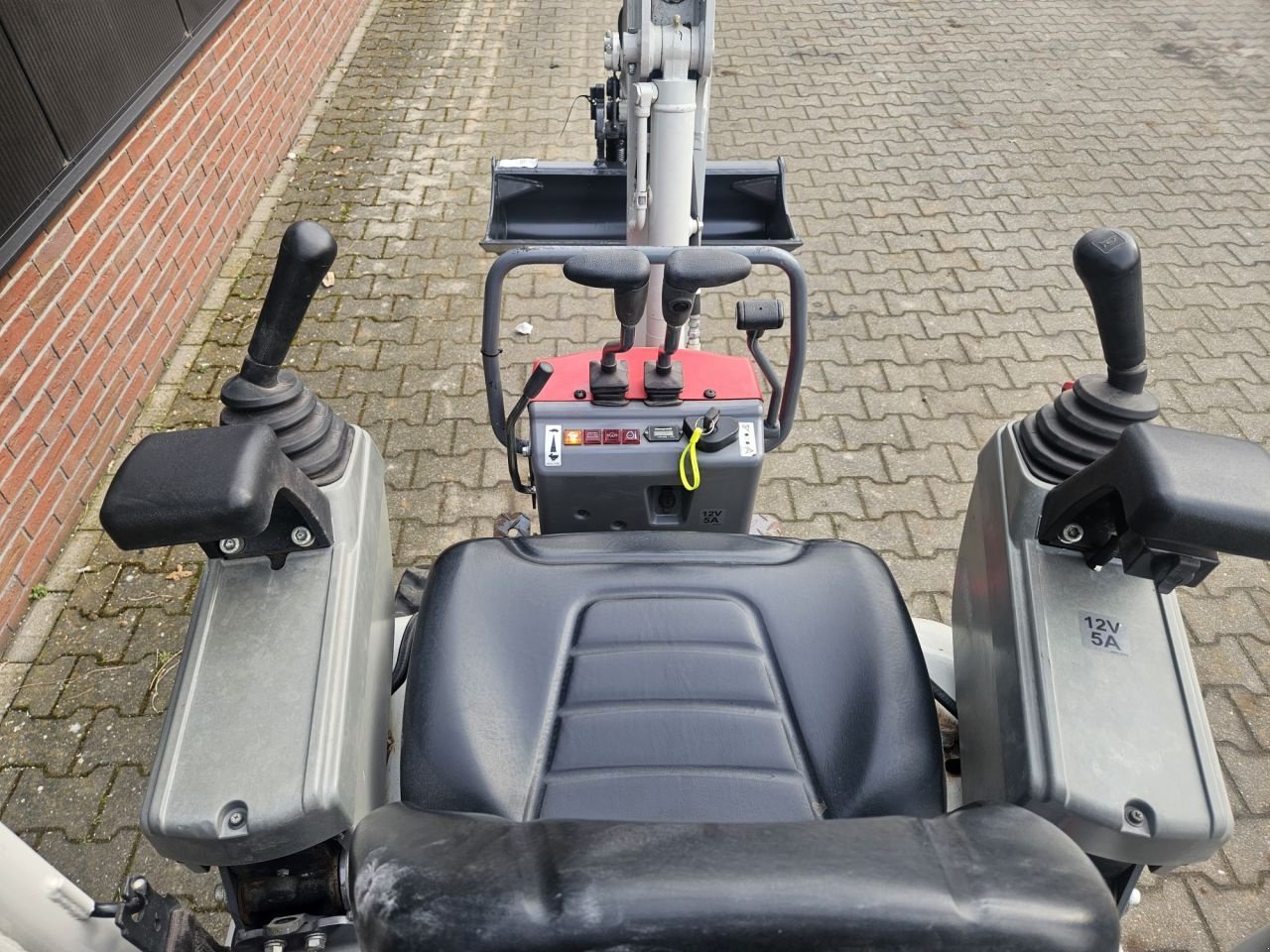 Minibagger типа Takeuchi TB210R, Gebrauchtmaschine в Haaksbergen (Фотография 2)