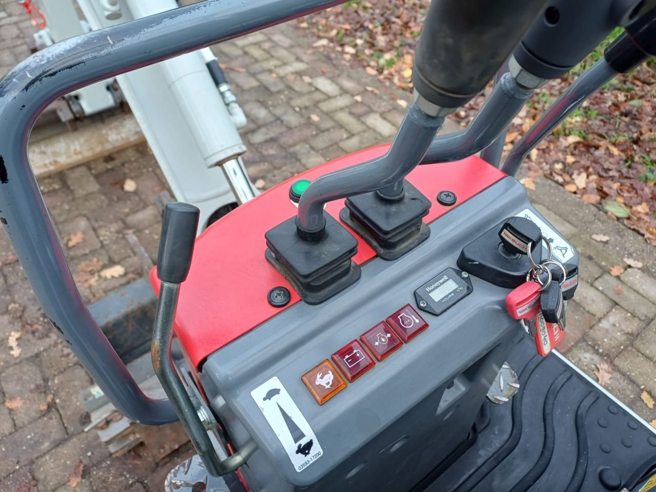 Minibagger типа Takeuchi TB210R, Gebrauchtmaschine в Terschuur (Фотография 7)