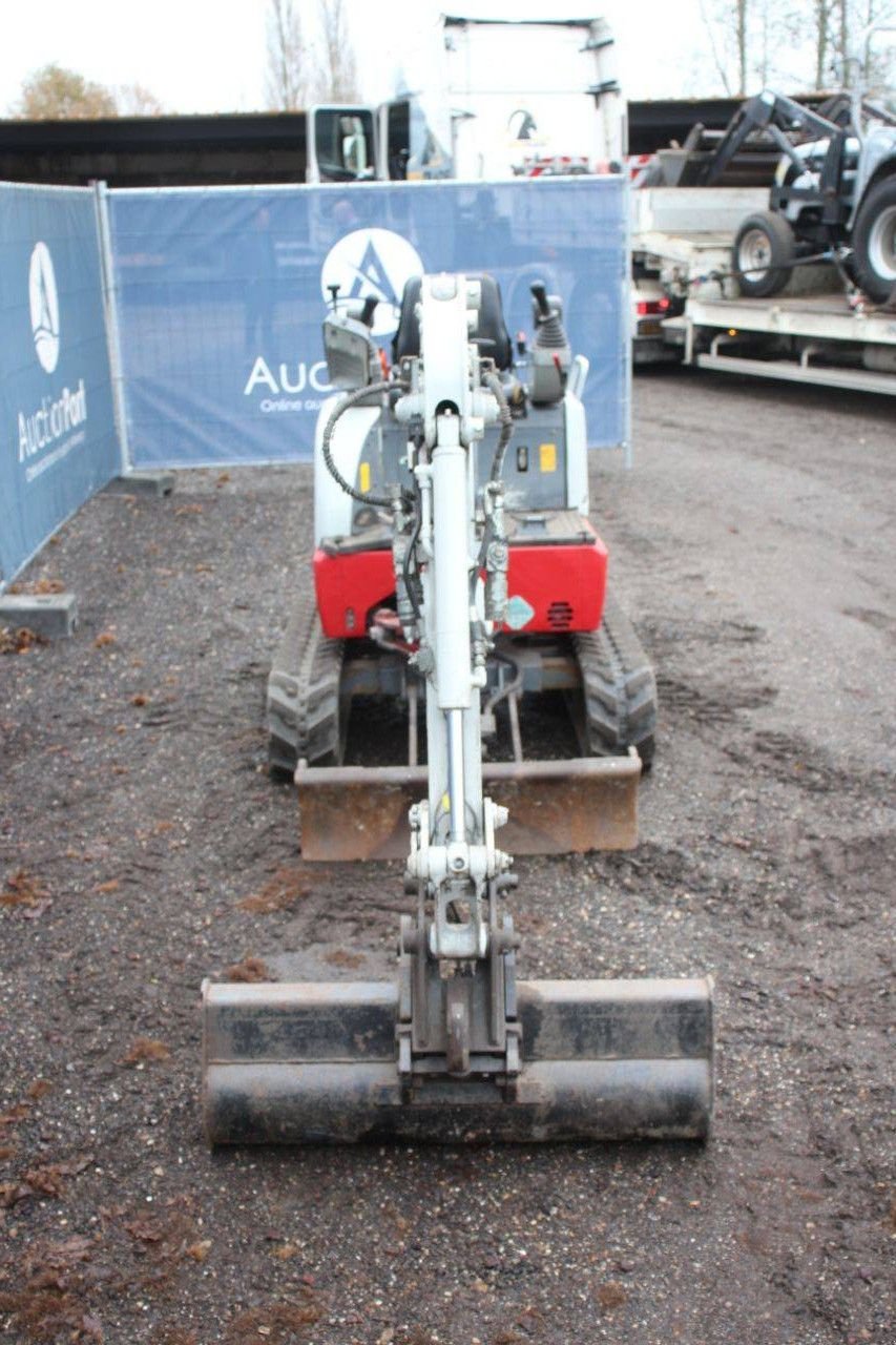 Minibagger del tipo Takeuchi TB215R, Gebrauchtmaschine In Antwerpen (Immagine 8)