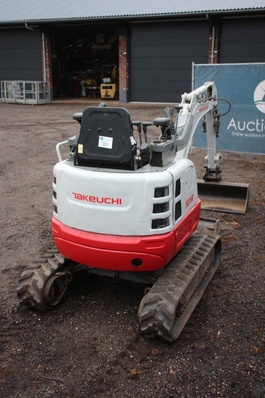 Minibagger del tipo Takeuchi TB215R, Gebrauchtmaschine In Antwerpen (Immagine 5)