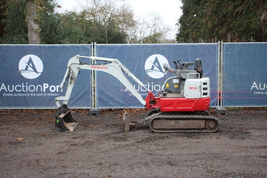 Minibagger del tipo Takeuchi TB215R, Gebrauchtmaschine In Antwerpen (Immagine 2)