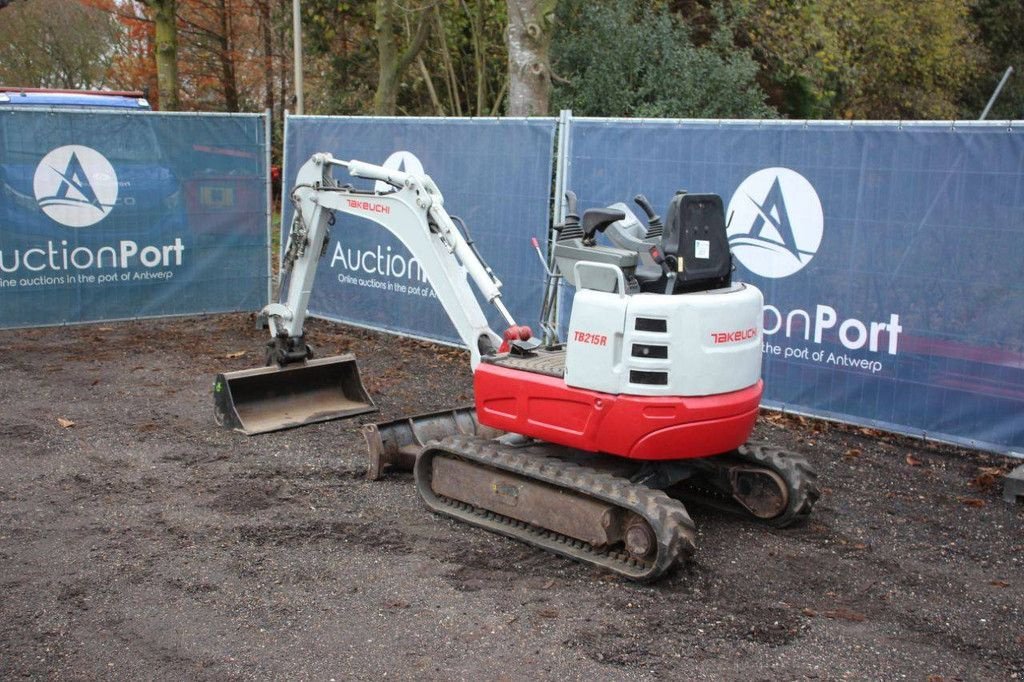 Minibagger del tipo Takeuchi TB215R, Gebrauchtmaschine In Antwerpen (Immagine 3)