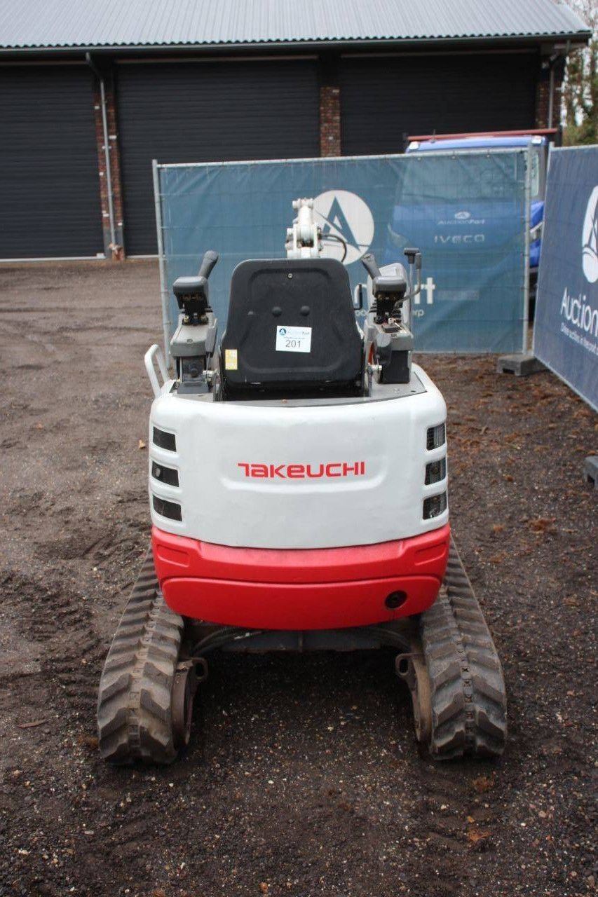 Minibagger del tipo Takeuchi TB215R, Gebrauchtmaschine In Antwerpen (Immagine 4)