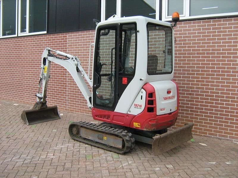 Minibagger des Typs Takeuchi TB216, Gebrauchtmaschine in Barneveld (Bild 2)