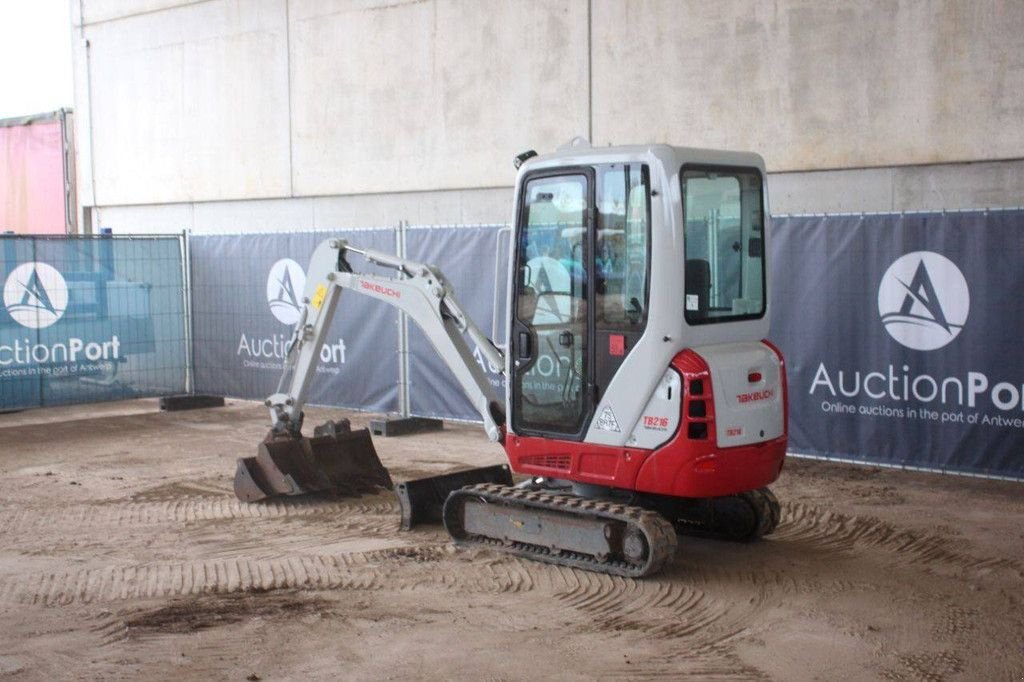 Minibagger des Typs Takeuchi TB216, Gebrauchtmaschine in Antwerpen (Bild 3)