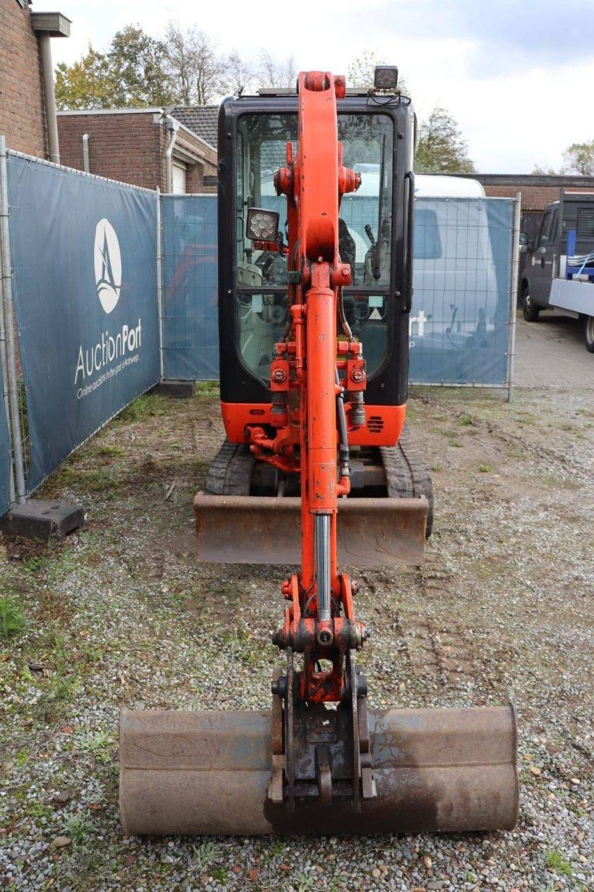 Minibagger du type Takeuchi TB216, Gebrauchtmaschine en Antwerpen (Photo 9)