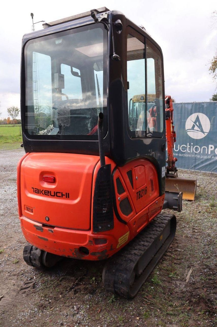 Minibagger du type Takeuchi TB216, Gebrauchtmaschine en Antwerpen (Photo 7)
