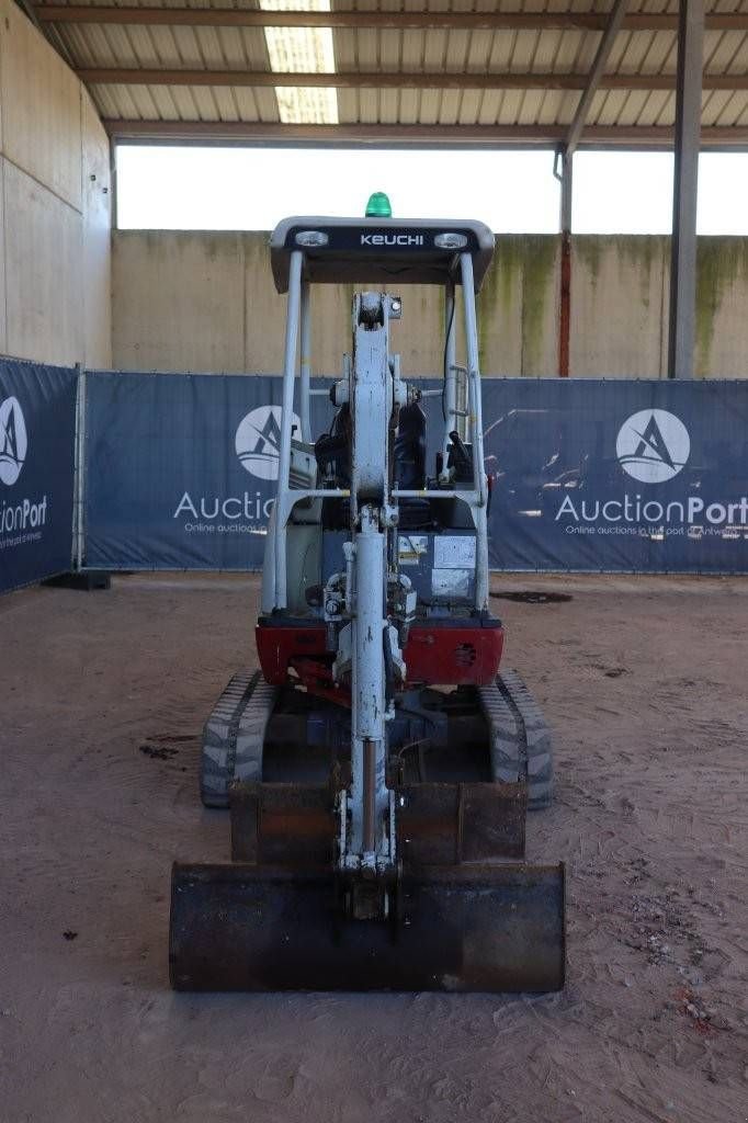 Minibagger du type Takeuchi TB216, Gebrauchtmaschine en Antwerpen (Photo 8)