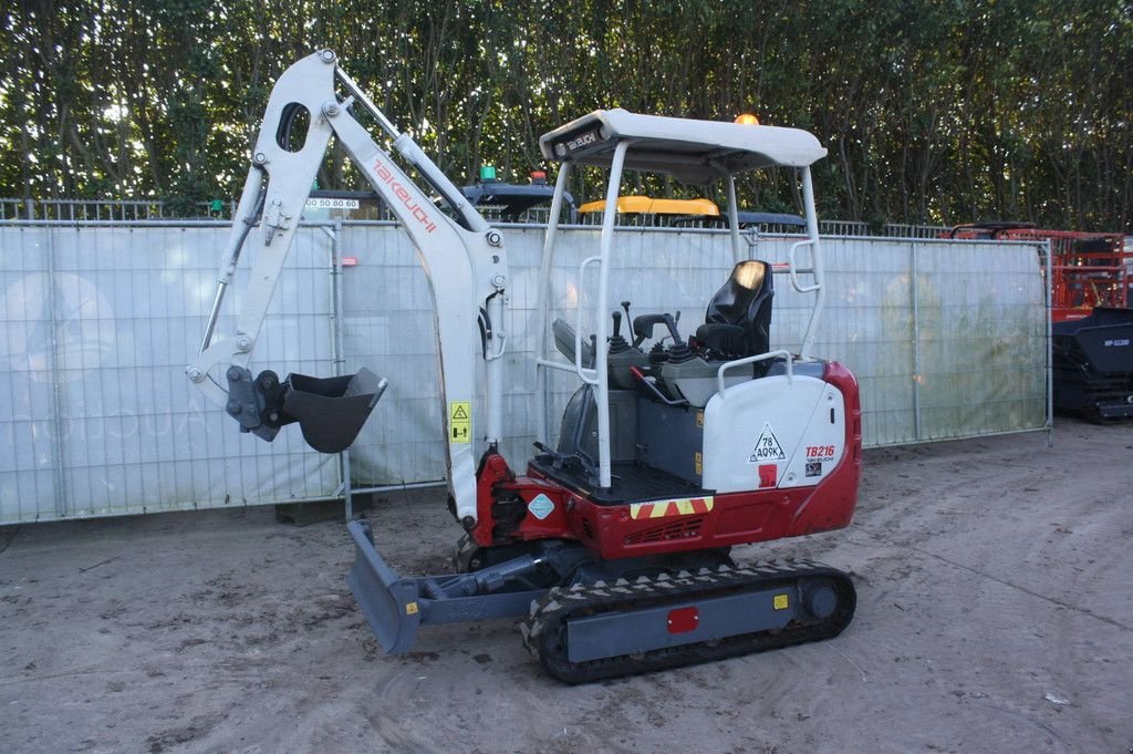 Minibagger типа Takeuchi TB216, Gebrauchtmaschine в Antwerpen (Фотография 4)
