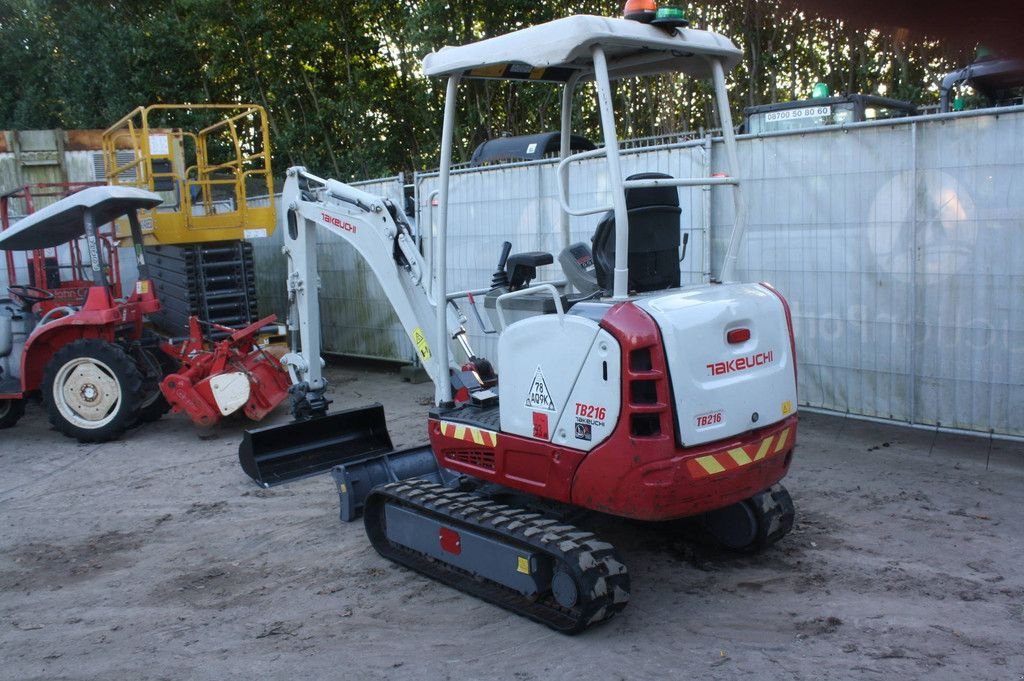 Minibagger типа Takeuchi TB216, Gebrauchtmaschine в Antwerpen (Фотография 3)