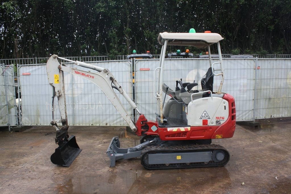 Minibagger del tipo Takeuchi TB216, Gebrauchtmaschine In Antwerpen (Immagine 1)