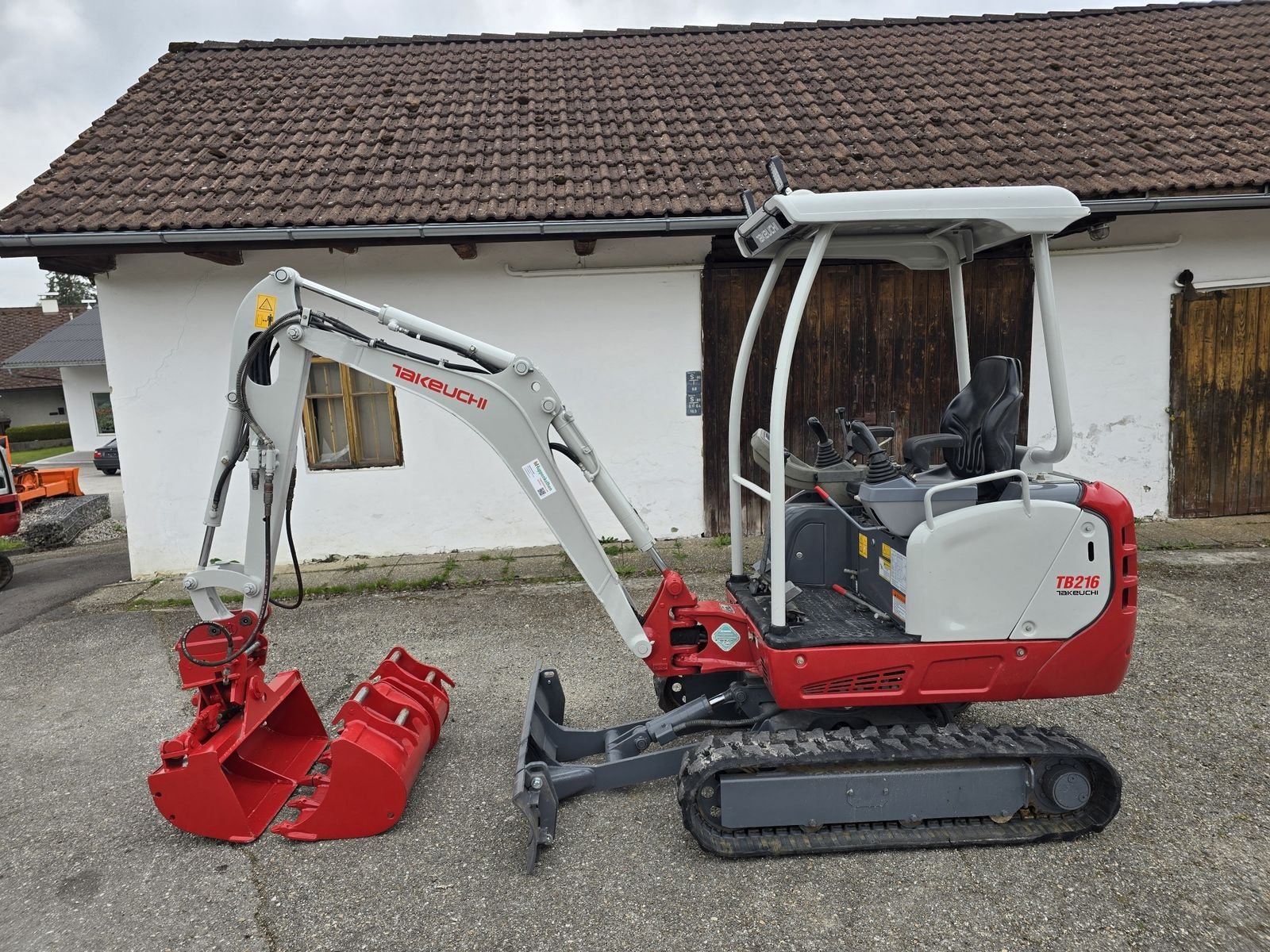 Minibagger от тип Takeuchi TB216, Gebrauchtmaschine в Gabersdorf (Снимка 2)
